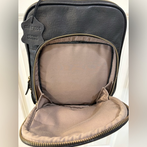 Margot Black Leather Backpack Purse 🖤 - Picture 4 of 8